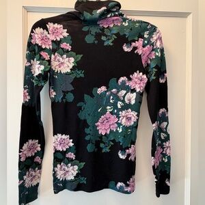 Club Monaco floral and black light weight turtleneck